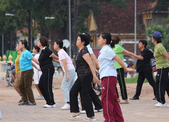 attraction-Phnom Penh Population Morning Exercise.jpg
